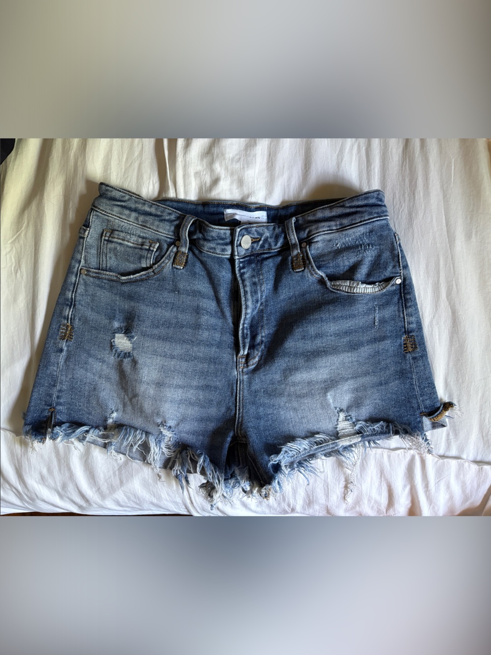 Women’s Distressed Frayed Hem Denim Shorts - Blue
